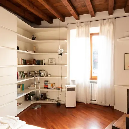 Anfiteatro In Brera Lägenhet