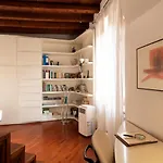 Anfiteatro In Brera Milano