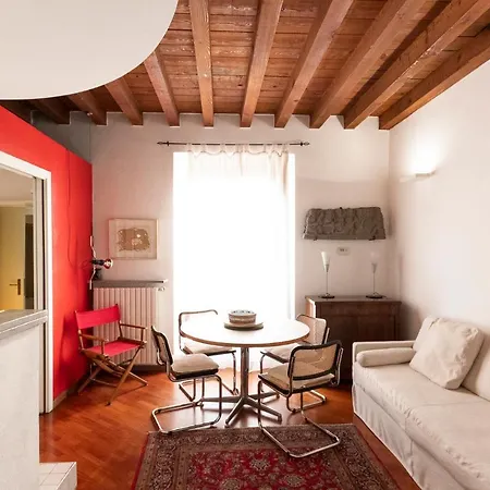 Apartment Anfiteatro In Brera